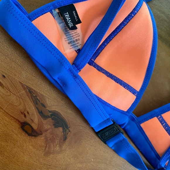 Triangl Swimwear  Farrah Neoprene Embroidered Bikini Top Size Small - Picture 4 of 4